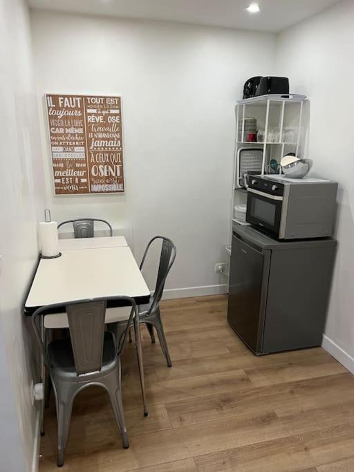 Ferienwohnung Paris : Charmant 2 Pieces Au Calme Exterior foto