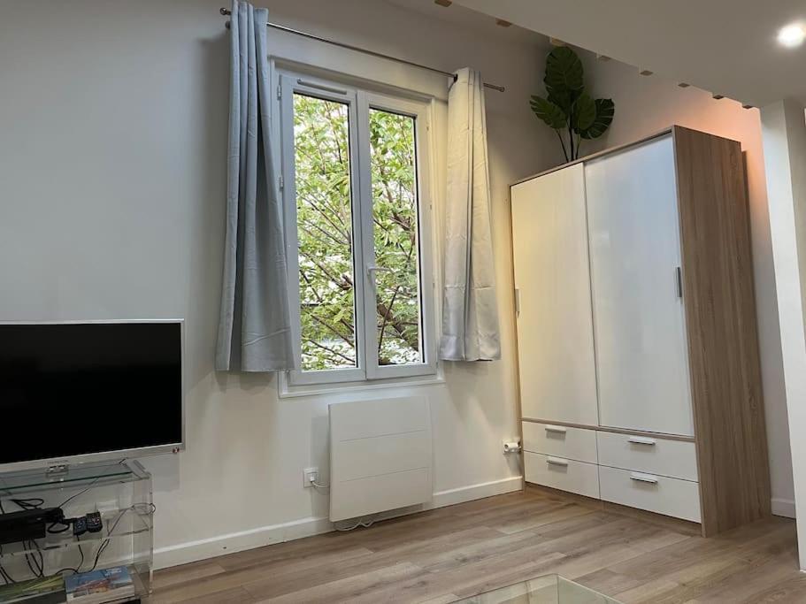 Ferienwohnung Paris : Charmant 2 Pieces Au Calme Exterior foto
