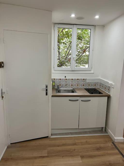 Ferienwohnung Paris : Charmant 2 Pieces Au Calme Exterior foto
